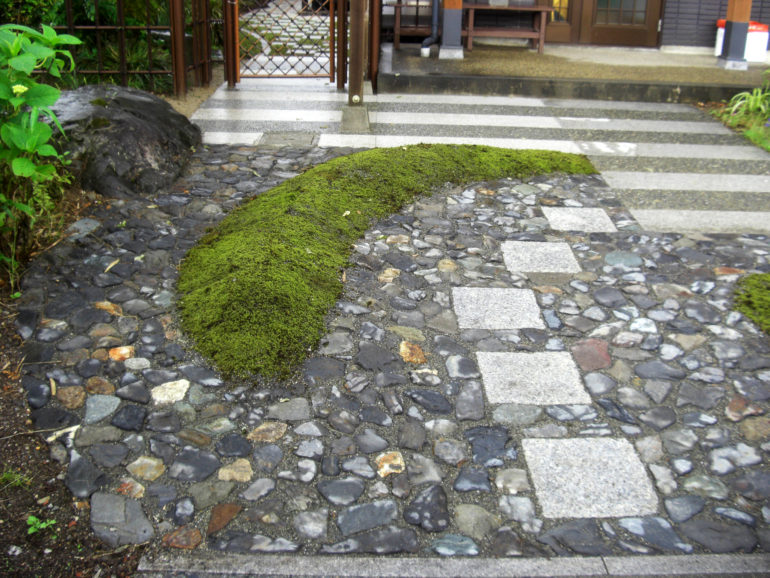 苔の築山